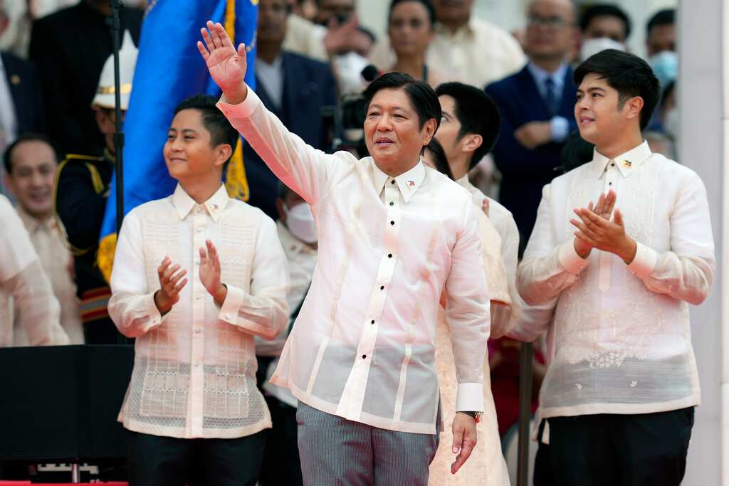 Philippine President Marcos watches F1 Singapore Grand Prix as country grapples with typhoon