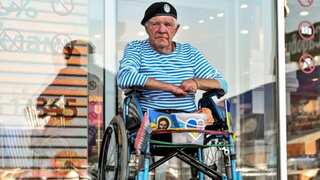 A 75-year-old handicapped ex-soldier and his fight against the Russians