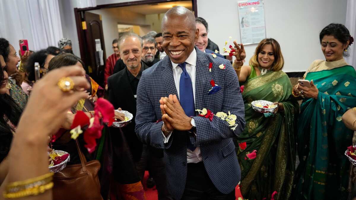 US: New York City mayor Adams attends Durga Puja celebrations with Bengali community US: New York City mayor Adams attends Durga Puja celebrations with Bengali community