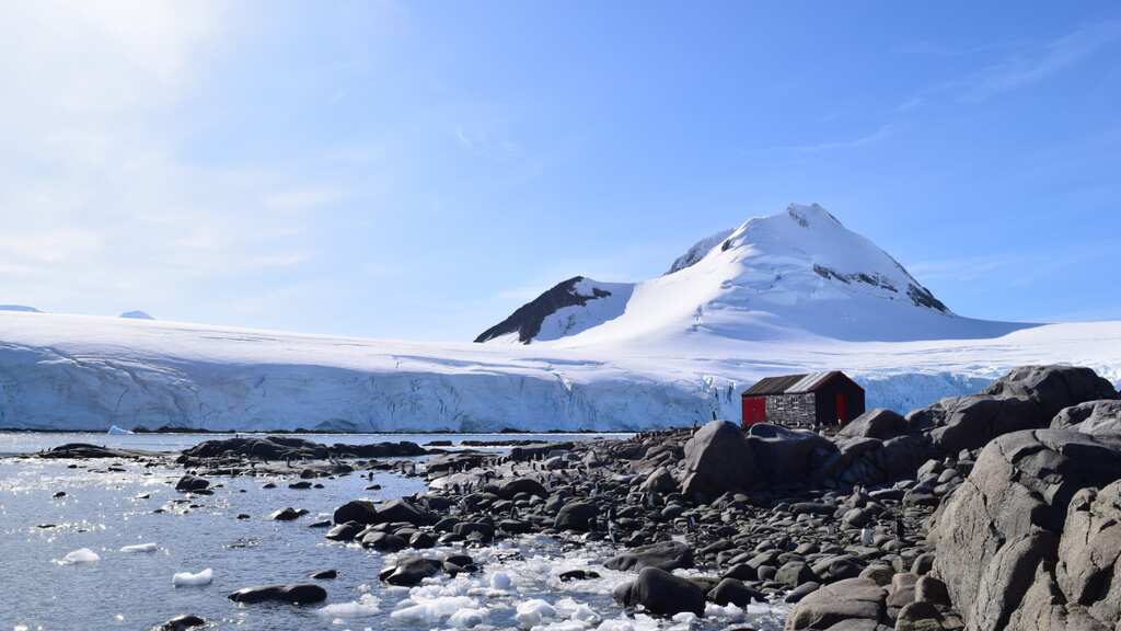 4 women beat 6,000 applicants for job to run world’s most remote post office in Antarctica
