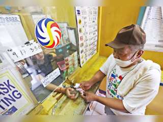 Philippines: 433 Filipinos hit grand jackpot, sparks surprise and suspicion