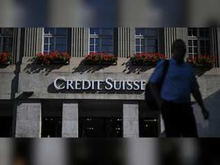 Hong Kong: Credit Suisse shares plummeted 12%, loses private bankers