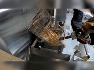 World Business Watch: US company 'Flippy 2' robots can make french fries faster than humans