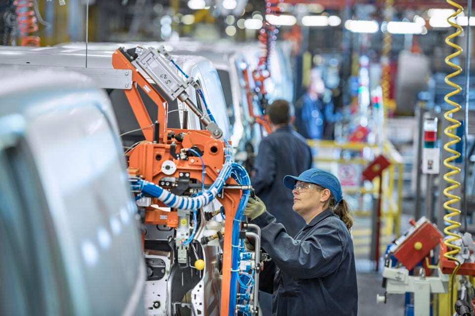 US manufacturing growth slows to lowest since May 2020, says survey