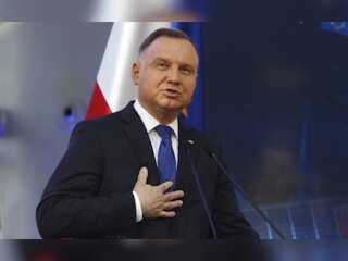 Polish President Duda asks US leaders to consider sharing nuclear weapons