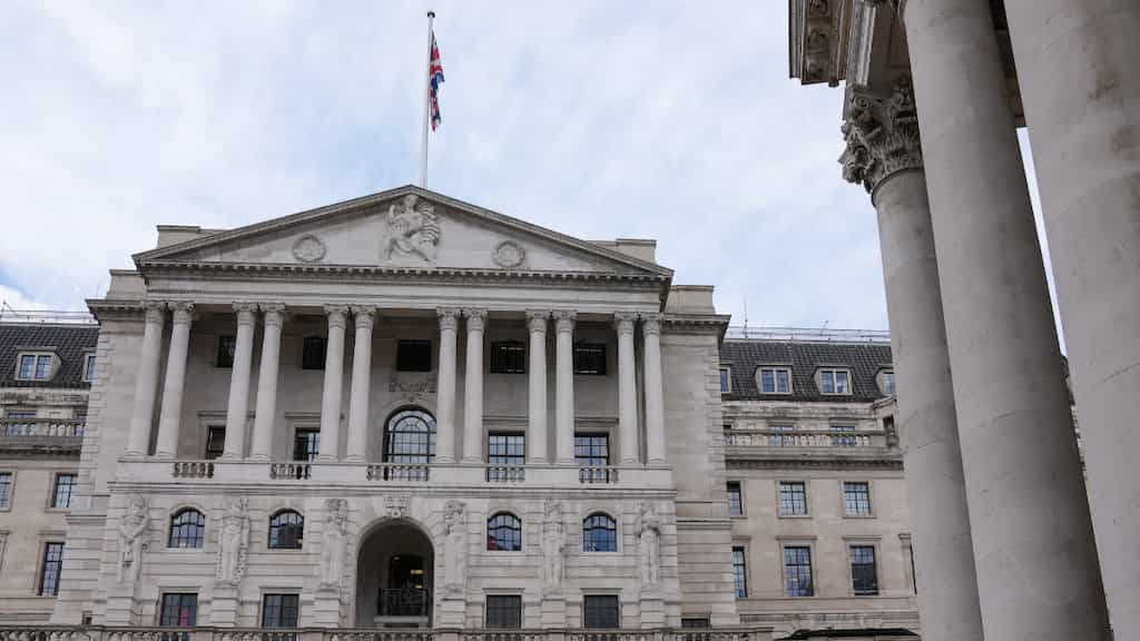 Report: UK central bank says pension funds nearly collapsed amid market meltdown
