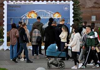 Russian President Putin ramps up security of Kerch bridge connecting Crimea after blast