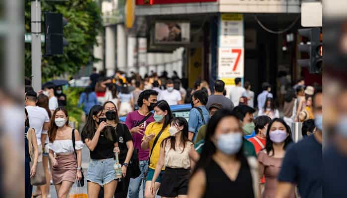 Singapore reports first drop in life expectancy
