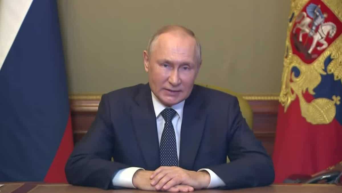 Putin warns of more 'severe' attacks as Russian missiles pound Ukraine Putin warns of more 'severe' attacks as Russian missiles pound Ukraine