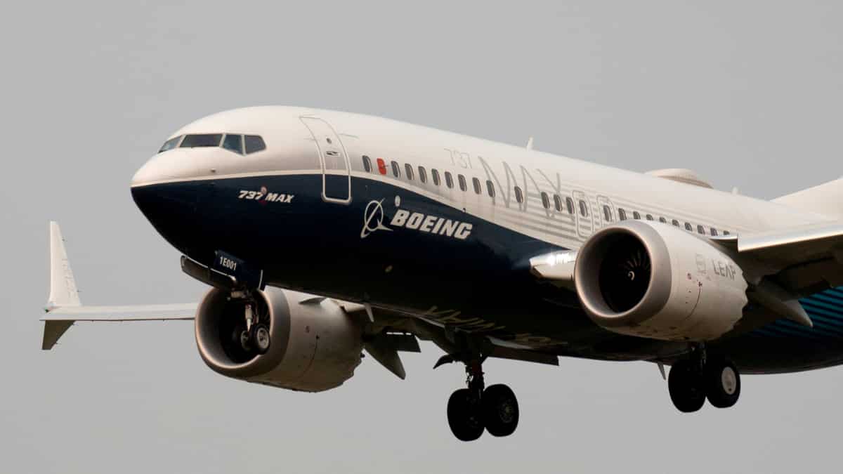 FAA halts Boeing's 737 MAX expansion over quality concerns; clears 737 MAX 9 for flights