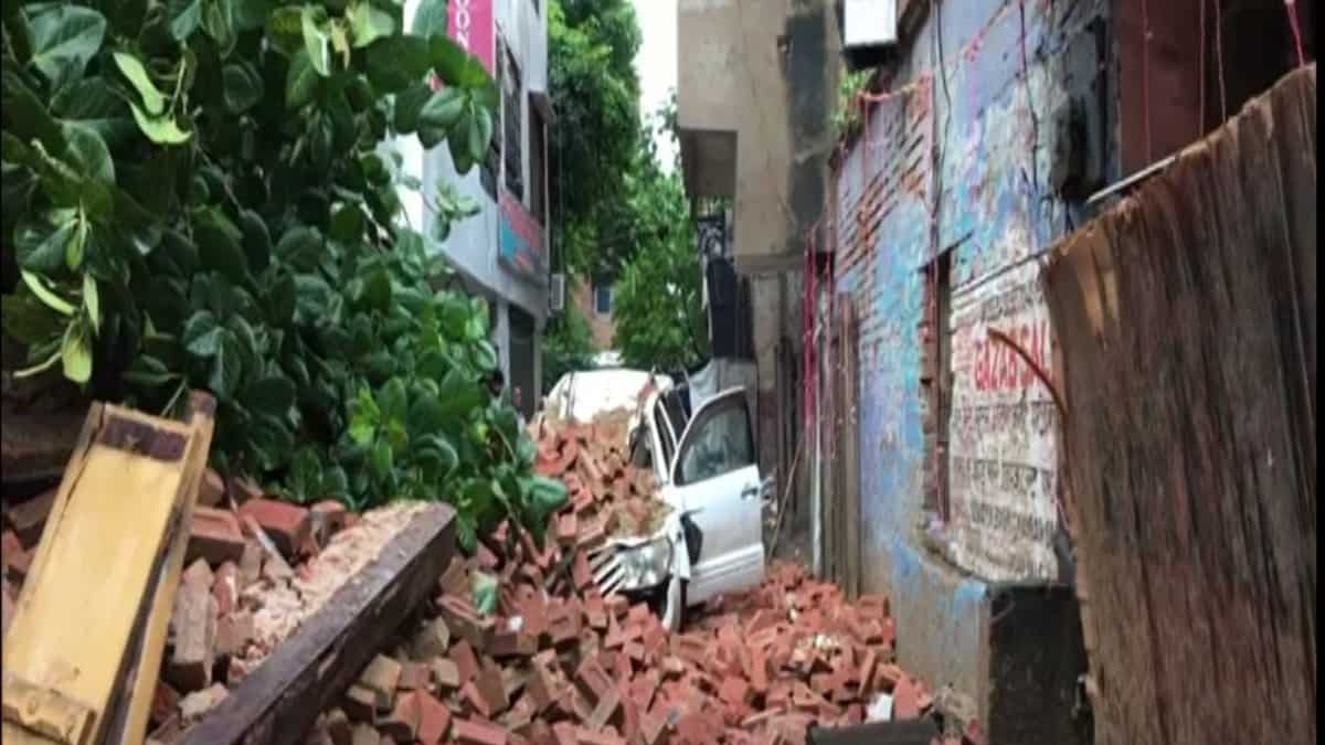 Three-storey building collapses in Indian state of Uttar Pradesh following heavy rains