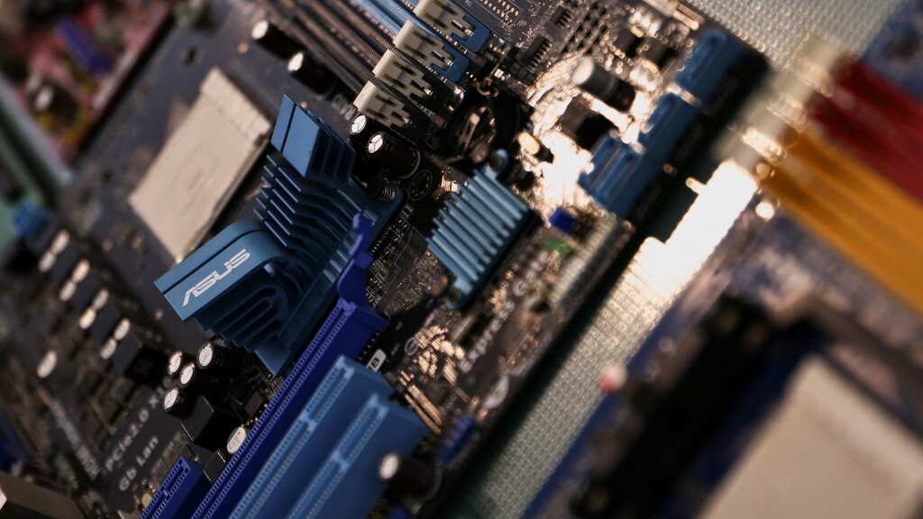 Asian chipmaker shares slump after US curbs restrict sales of technology to China