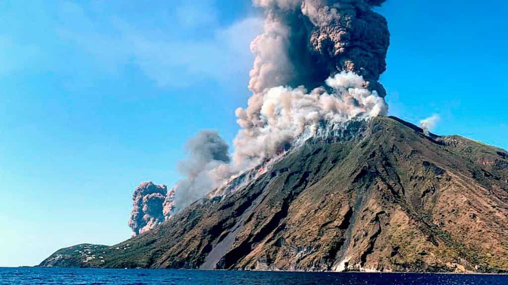 WION Climate Tracker: Plumes of smoke cover Italy's sky