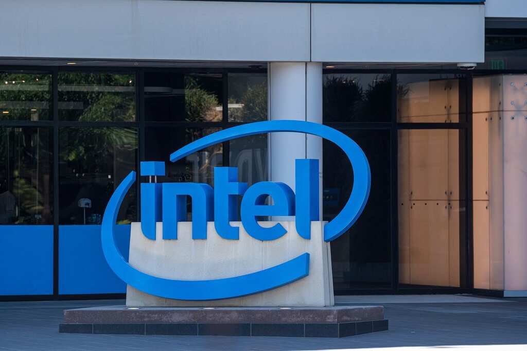 World Business Watch: Intel plans to cut thousands of jobs hit by PC slowdown