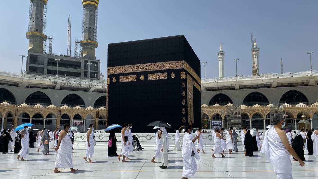 Saudi Arabia: Women can now attend Hajj without male guardian