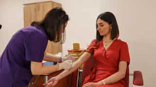 UK: NHS declares 'amber alert' as blood supply shortage stalls non-urgent surgeries