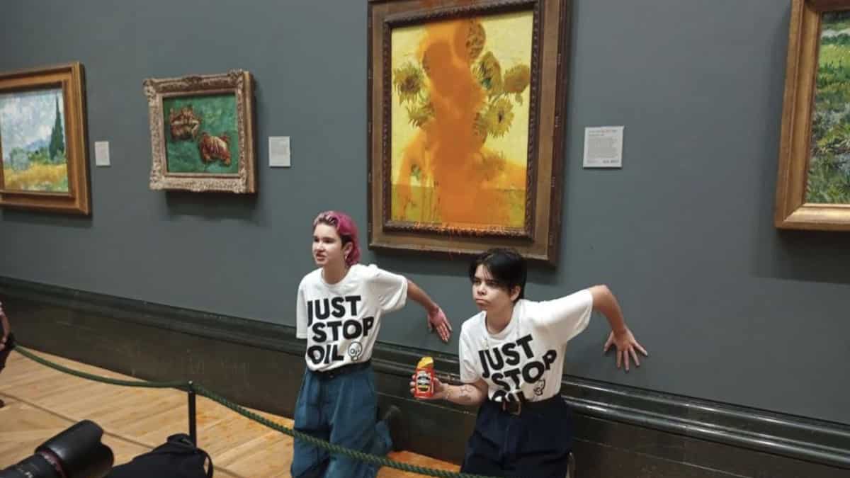 'Woke' climate activists throw tomato soup at $84 million Van Gogh painting 'Woke' climate activists throw tomato soup at $84 million Van Gogh painting