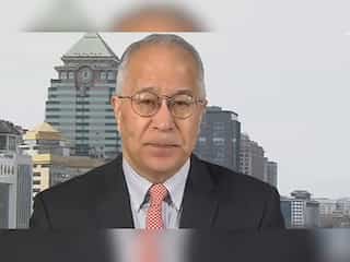 'China feels under pressure from the US,' says political commentator Einar Tangen