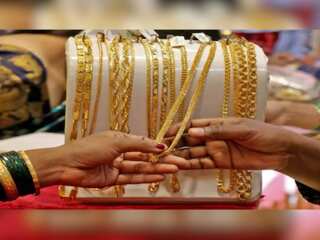 India gold market: Gold prices near one-month low
