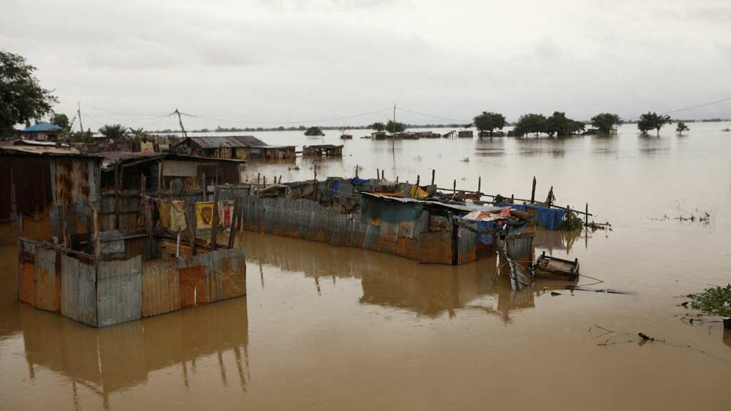 Nigeria floods: Death toll has passed 600, says government