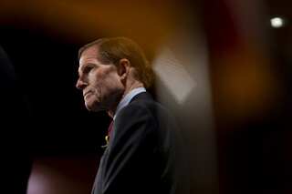 US Senator cautions against Saudi Arabia sharing US defense technology with Russia