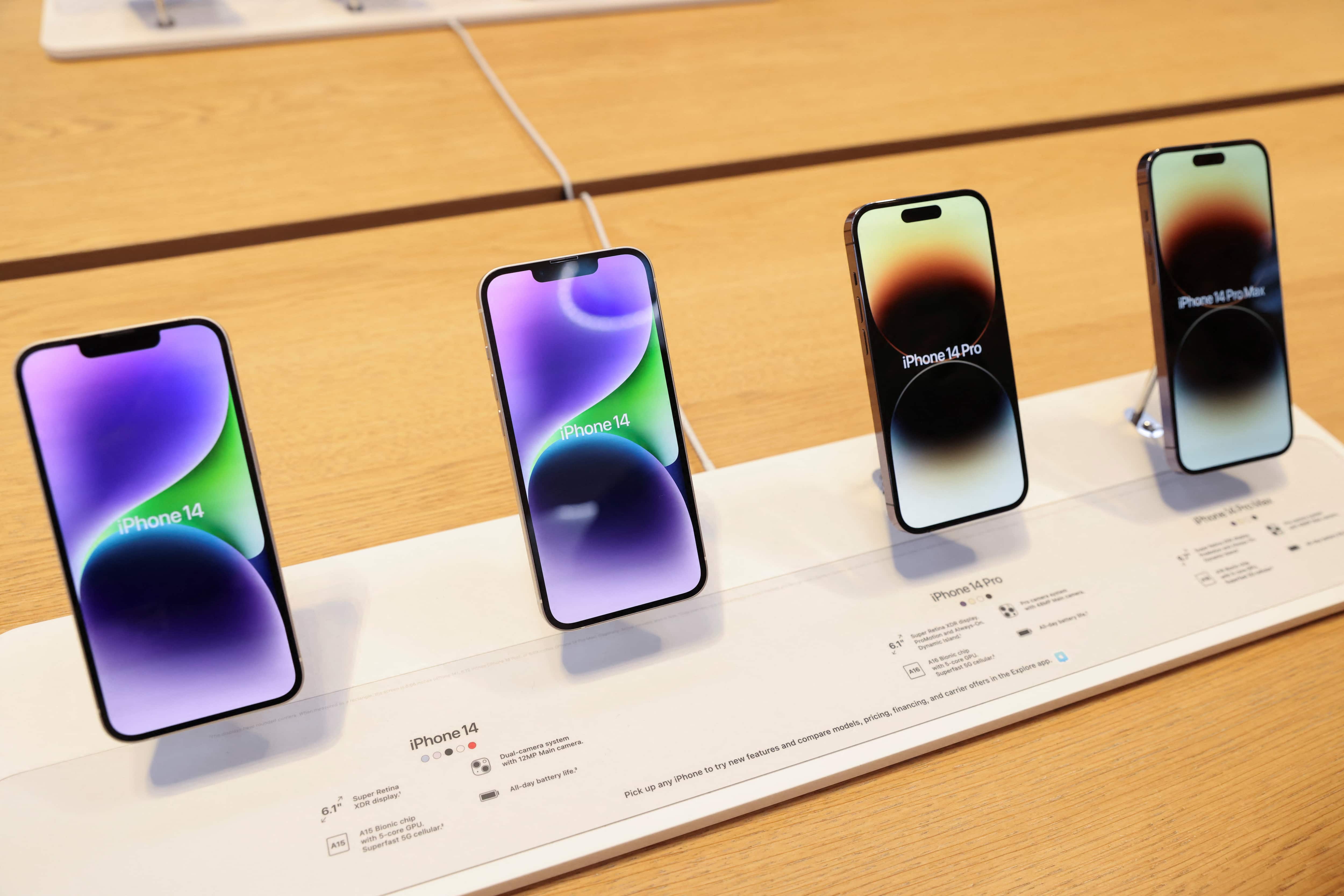 Apple investigating 'SIM not supported' bug in iPhone 14 devices