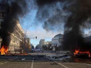 Russian strikes pound Ukraine power sites