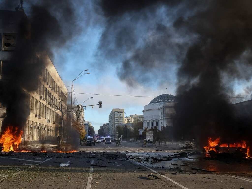 Russian strikes pound Ukraine power sites