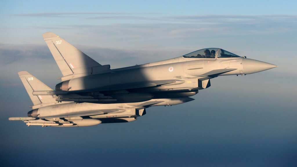 Pilots hired to help China understand how western planes operate