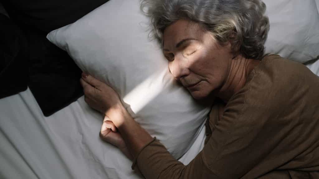 Study finds that less than 5 hours of sleep can lead to chronic illnesses like heart disease, cancer, diabetes