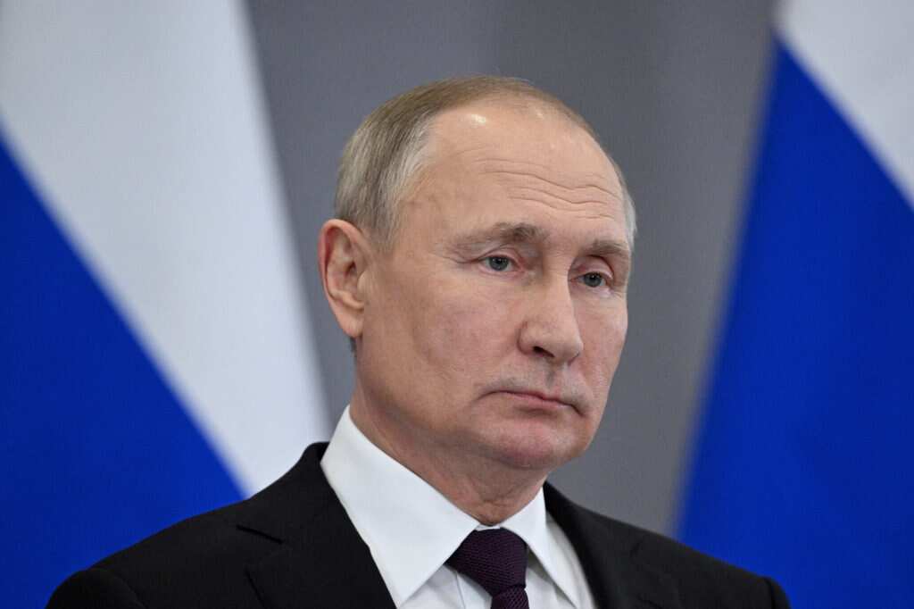 Ukraine war: Putin imposes martial law in annexed Ukrainian regions