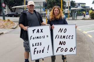 'We're not going to take it': Thousands of farmers in New Zealand protest cattle flatulence tax