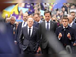 EU chief calls for unity amid growing inflation; leaders divided on bloc's price cap for gas