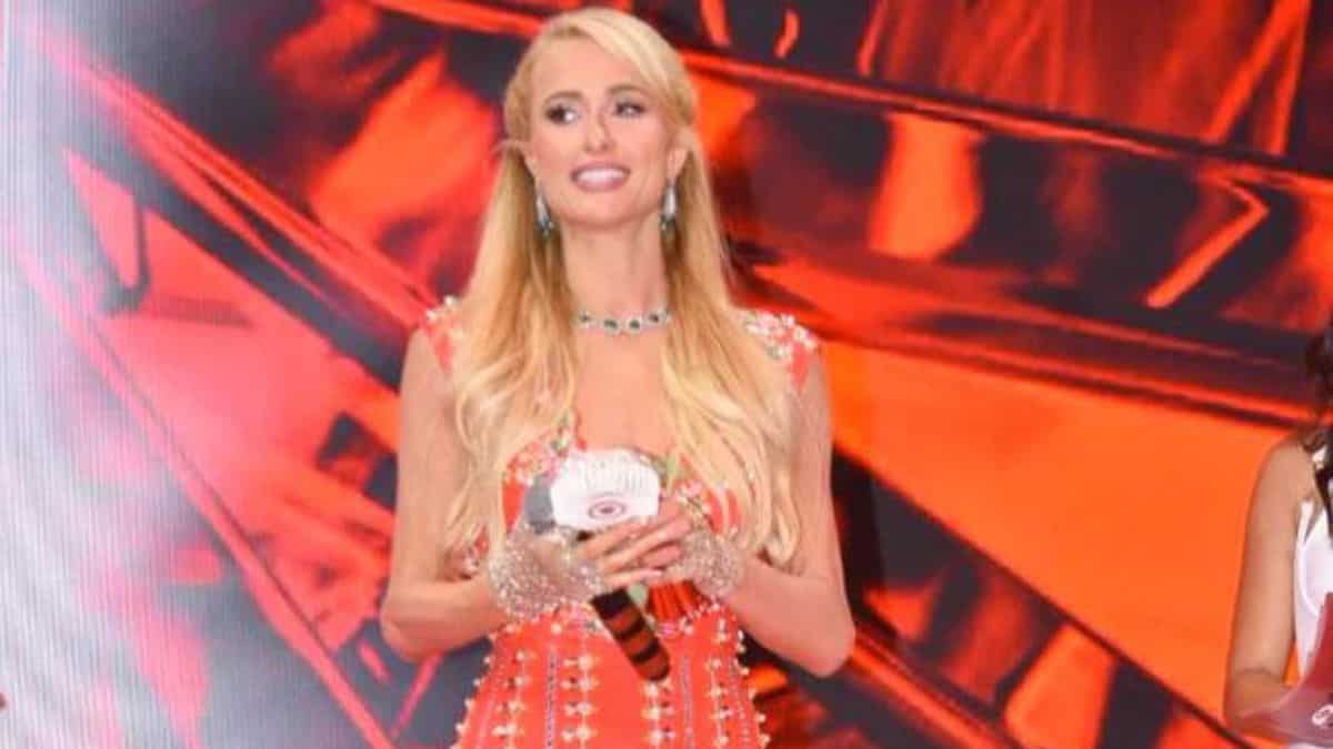 Paris Hilton dons ethnic Indian attires during Mumbai visit, gives shoutout to local designers