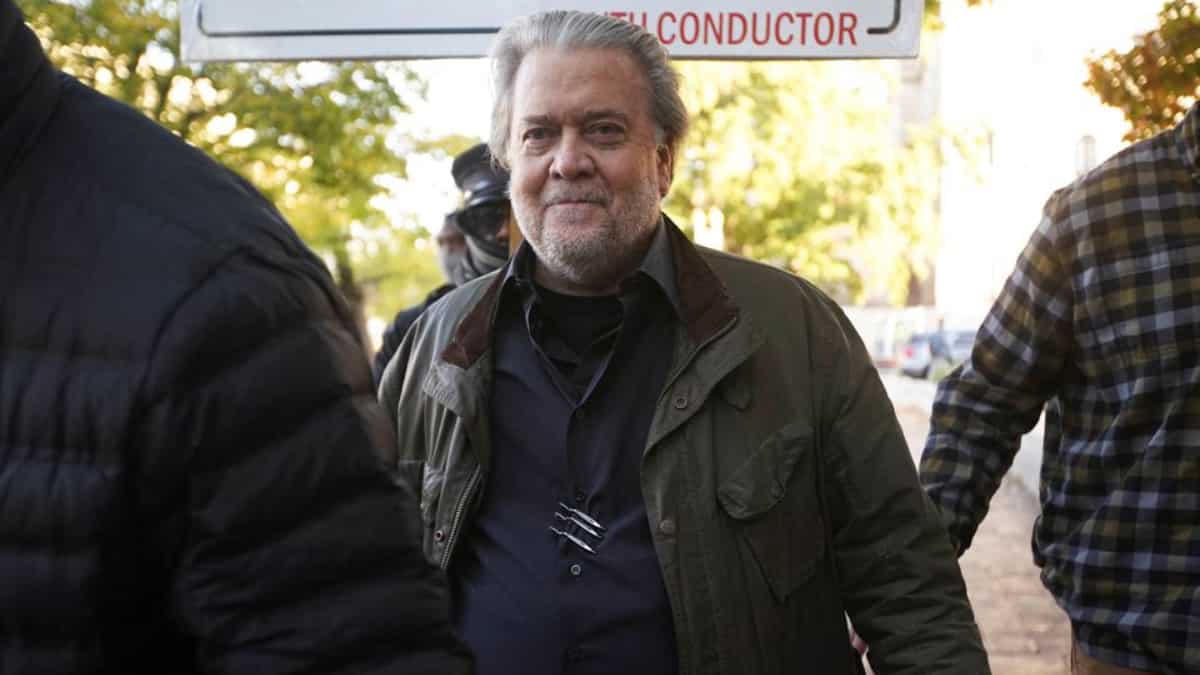 US: Former Trump adviser Steve Bannon sentenced to four months in prison for contempt US: Former Trump adviser Steve Bannon sentenced to four months in prison for contempt