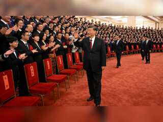 China: Xi set to reveal new senior leadership as Congress ends