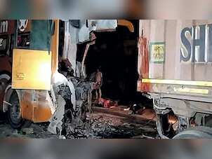 India: At least 15 killed, 40 injured as bus crashes into truck on highway in Madhya Pradesh