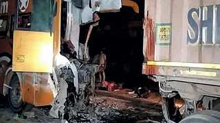 India: At least 15 killed, 40 injured as bus crashes into truck on highway in Madhya Pradesh