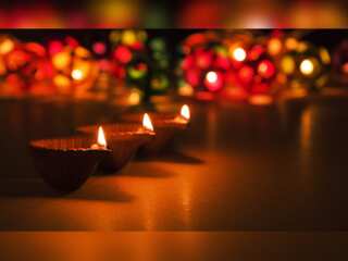India: Muslim family makes lamps for Diwali; to be celebrated on October 24