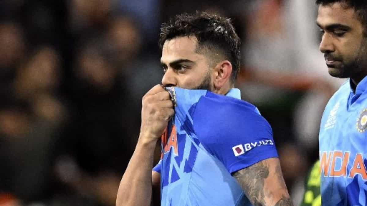 T20 WC: Virat Kohli breaks into tears after his scintillating show against Pakistan - Watch T20 WC: Virat Kohli breaks into tears after his scintillating show against Pakistan - Watch