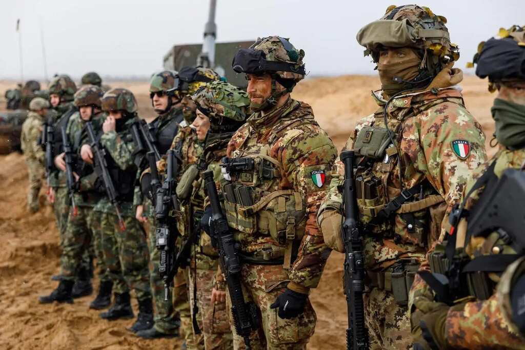 250 German & Estonian soldiers run joint NATO drills in Estonia