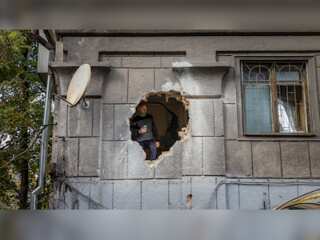 Ukraine: Russian S-300 missile hit top floor of a residential building