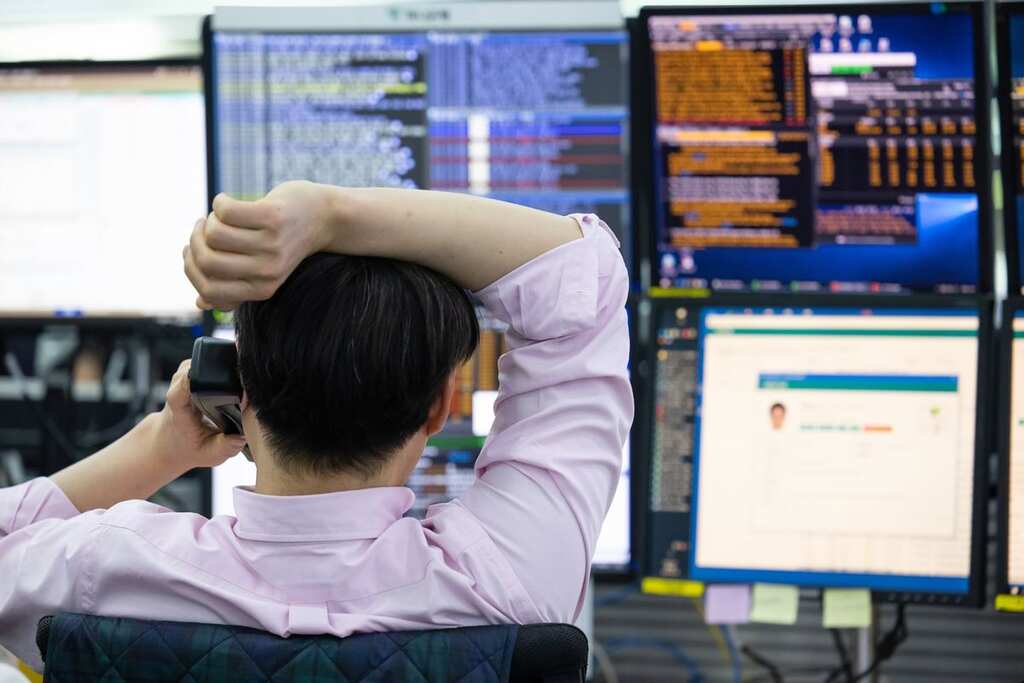 WION Business News | South Korea hit by weak exports, rising rates