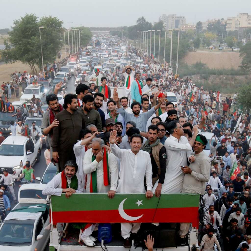 'Shehbaz Sharif knows he doesn't have public mandate,' Imran Khan calls for peaceful protests