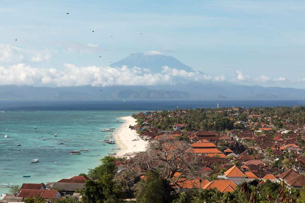 Bali offers 'second home' to tourists with $130,000 in bank account Bali offers 'second home' to tourists with $130,000 in bank account