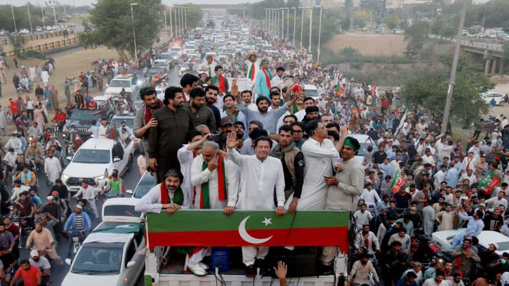 Day 2: Around 10,000 people gather for Imran Khan's 'Azadi March'