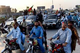 To avoid violence, Islamabad police forbade hotels & guesthouses from accommodating Khan's march participants 