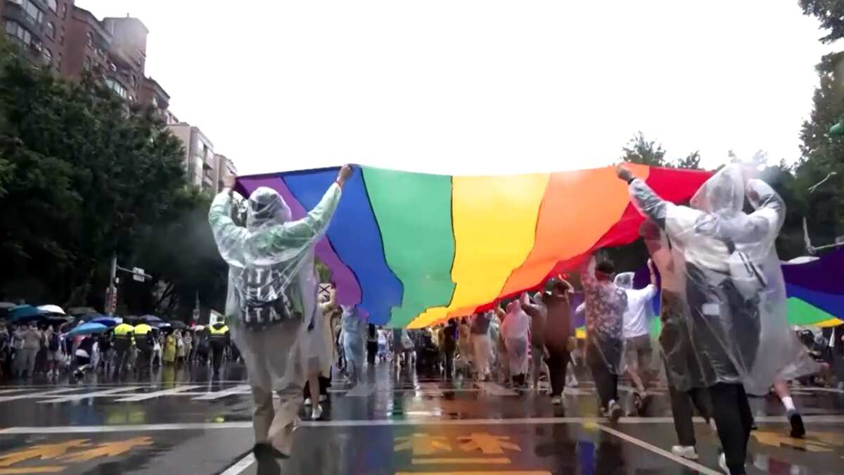 Over 120,000 take part in Taiwan pride march, the first after pandemic Over 120,000 take part in Taiwan pride march, the first after pandemic