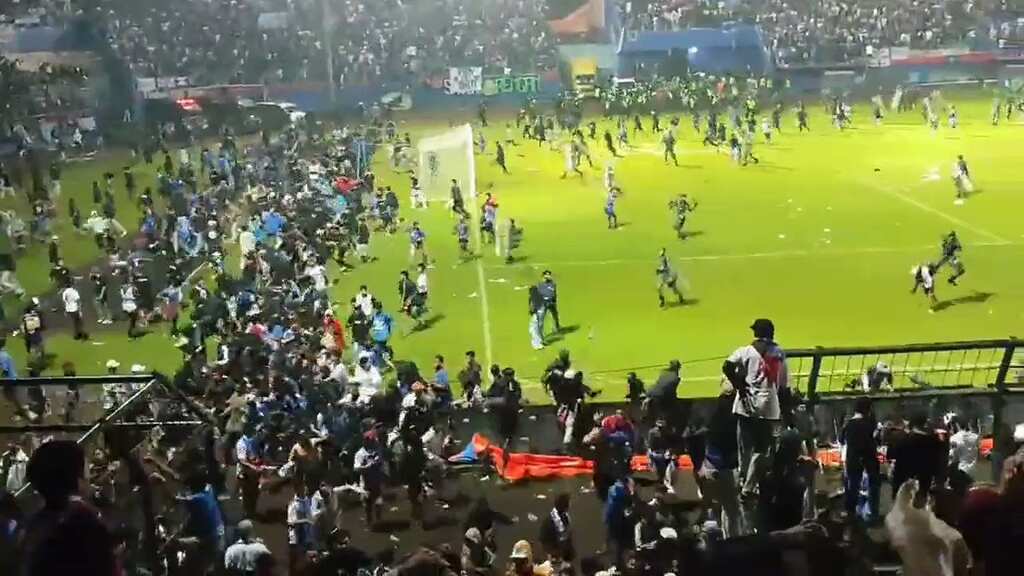 EXCLUSIVE | Indonesia: Violence at soccer match kills 125, police action leads to stampede