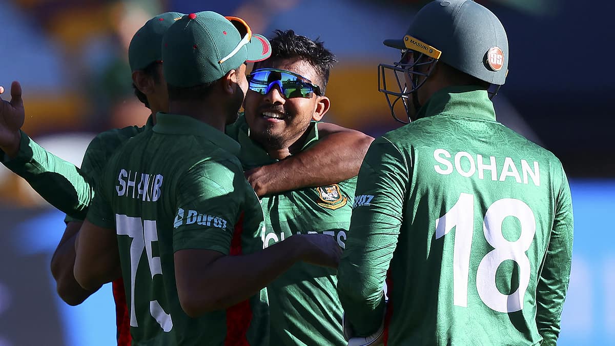 T20 World Cup 2022: Bangladesh edge past Zimbabwe by 3 runs after surviving dramatic last over T20 World Cup 2022: Bangladesh edge past Zimbabwe by 3 runs after surviving dramatic last over